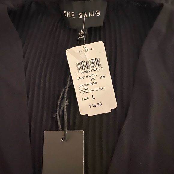 Black plunging neck peplum top NEW W TAGS - Picture 5 of 6